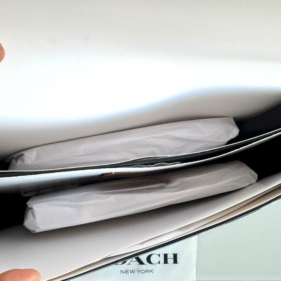 Large Coach 35 Tabby Chain Black Leather With Gold Hardware - Picture 9 of 16